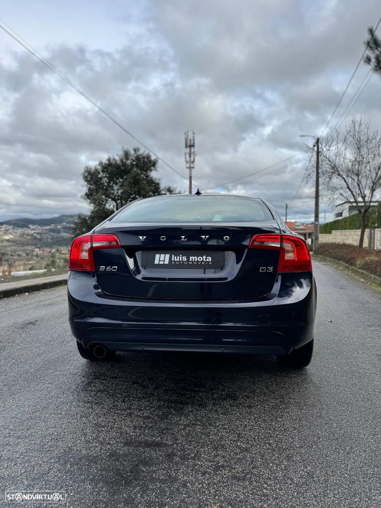Volvo S60 2.0 D3 Momentum Geartronic - 8