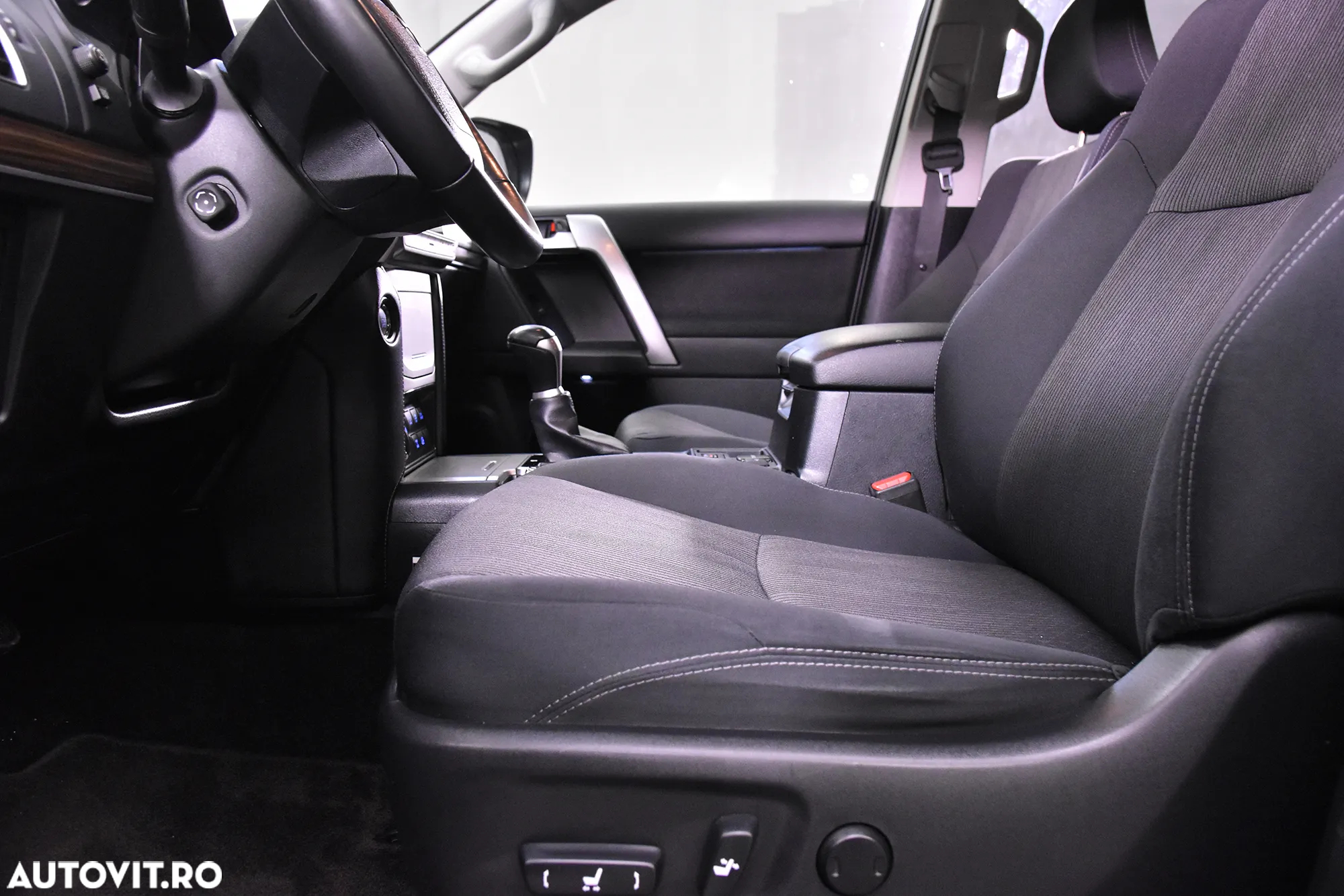 Toyota Land Cruiser - 26