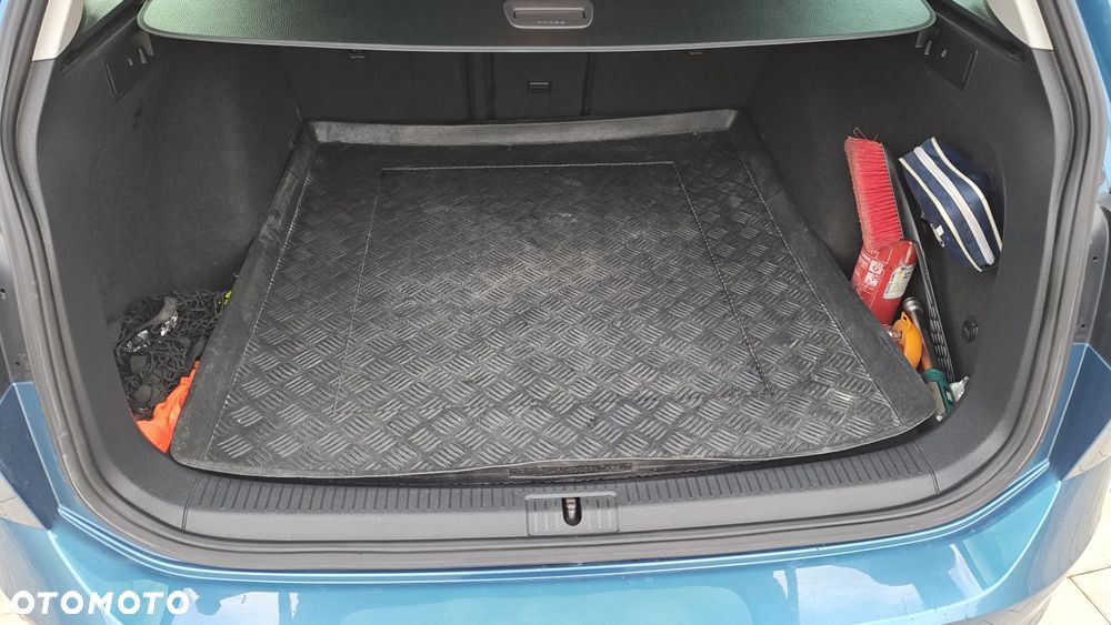 Volkswagen Golf VI 1.6 TDI BlueMot Comfortline - 24