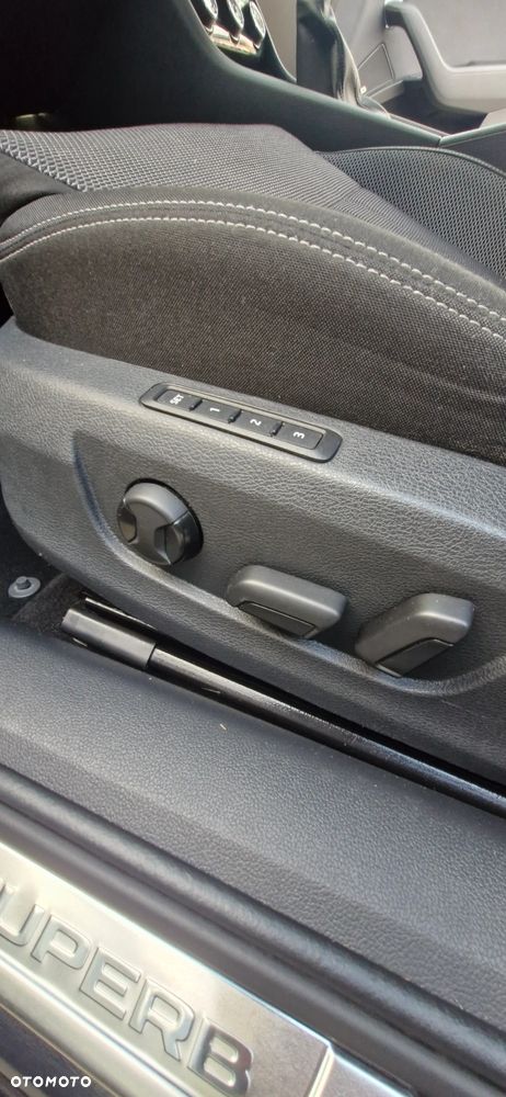 Skoda Superb ver-1-5-tsi-style - 13