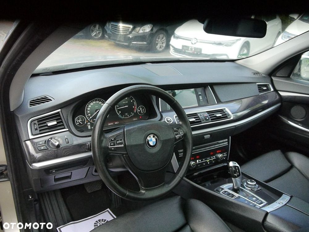 BMW 5GT - 30