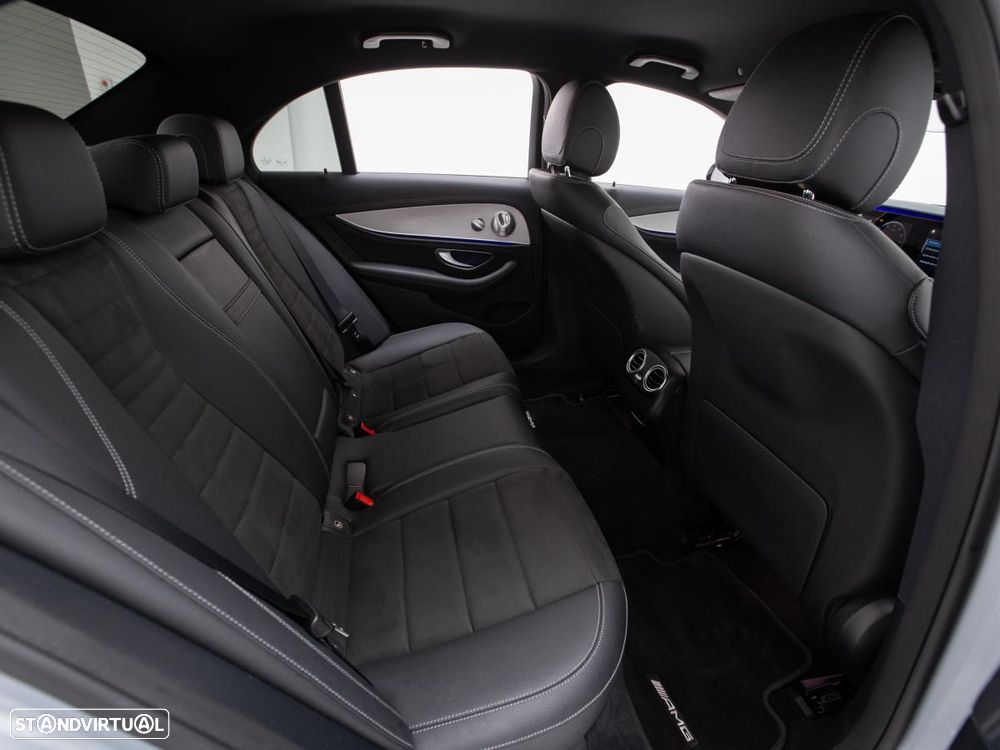 Mercedes-Benz E 300 de 9G-TRONIC - 12