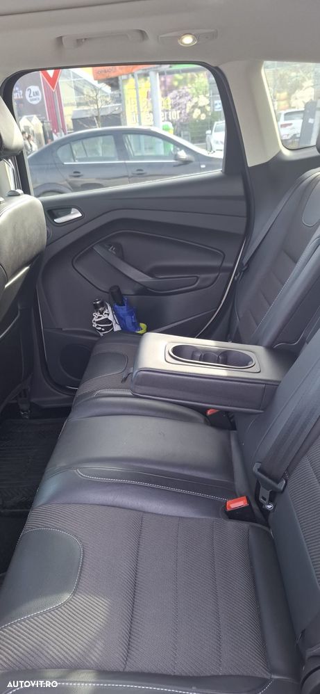 Ford Kuga 2.0 TDCi 4WD Powershift Titanium - 5