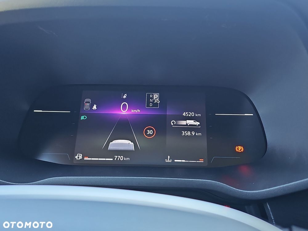 Renault Trafic 2.0 dCi EDC - 21