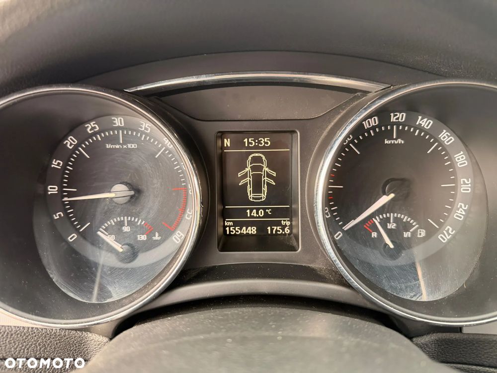 Skoda Superb 1.6 TDI GreenLine - 11