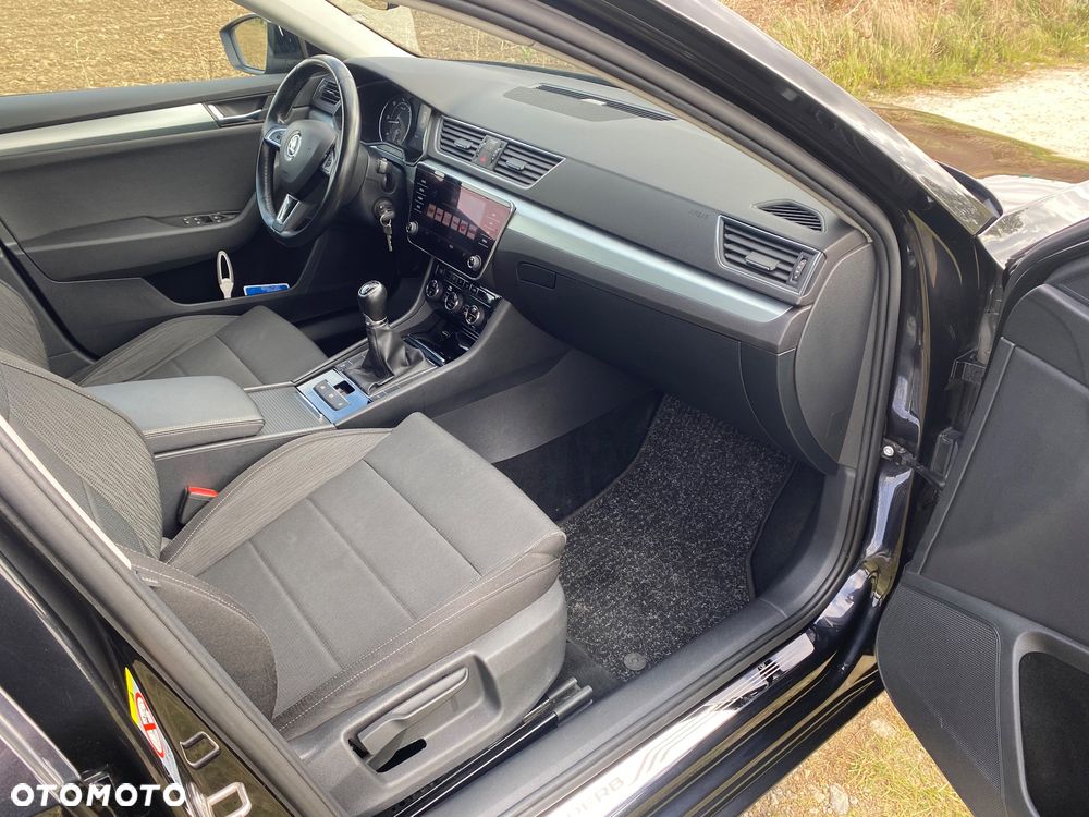 Skoda Superb 2.0 TDI Ambition - 6