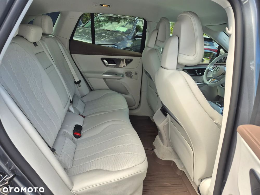 Mercedes-Benz EQE 350 4MATIC - 26