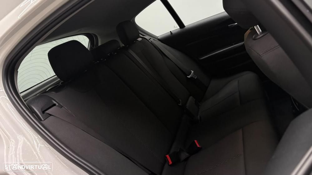BMW 116 d Sport Line - 45
