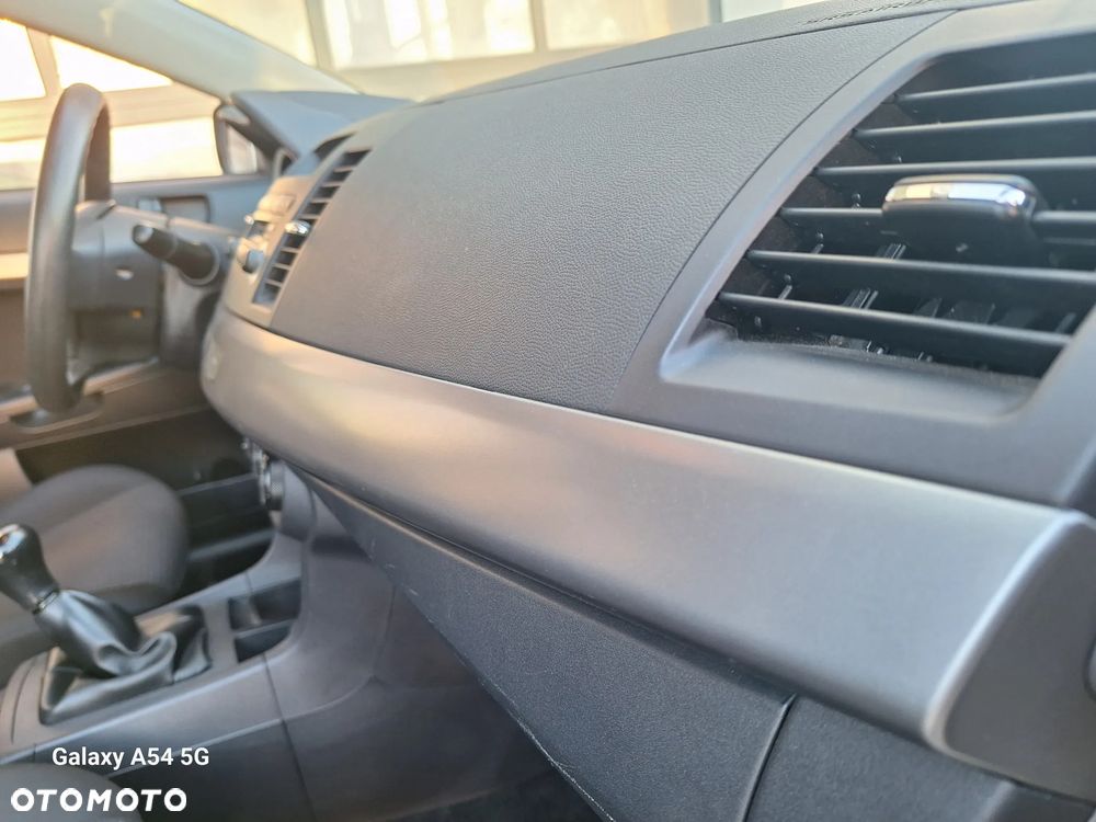 Mitsubishi Lancer 1.5 Inform - 30