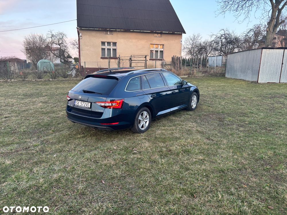 Skoda Superb 2.0 TDI Ambition - 2