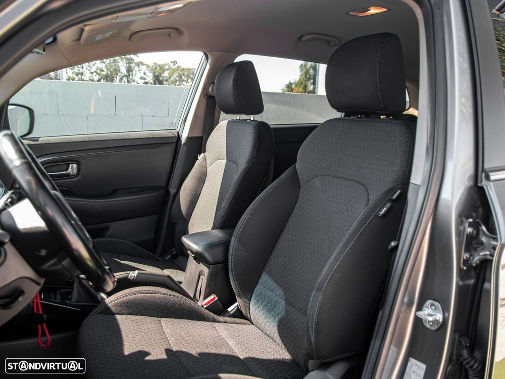 Kia Carens 1.7 CRDi ISG TX - 18