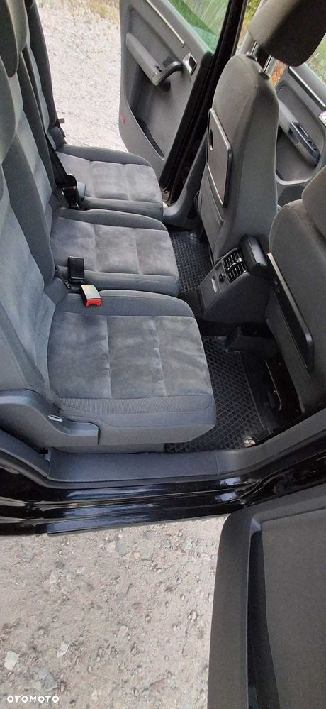 Volkswagen Touran - 8
