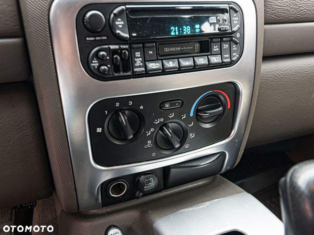 Jeep Cherokee - 23