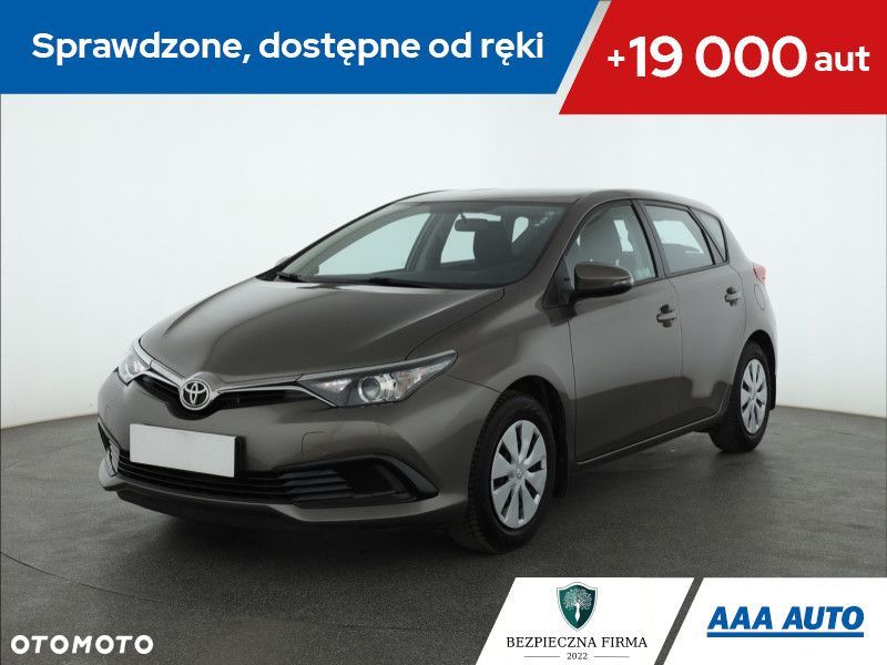 Toyota Auris - 1