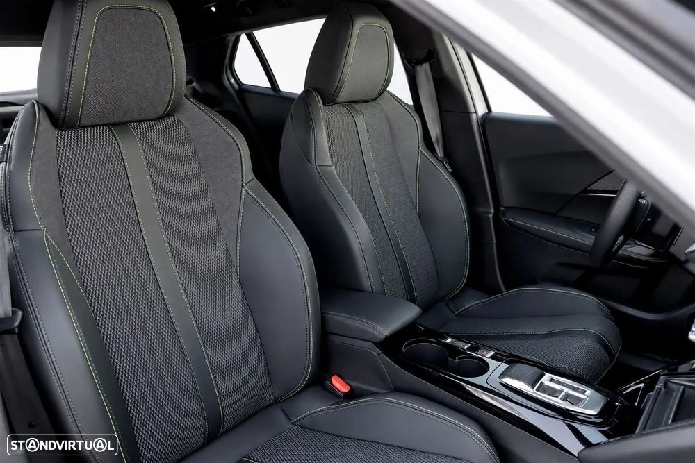 Peugeot e-2008 50 kWh GT - 15