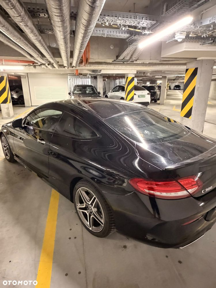 Mercedes-Benz Klasa C 300 9G-TRONIC AMG Line - 9