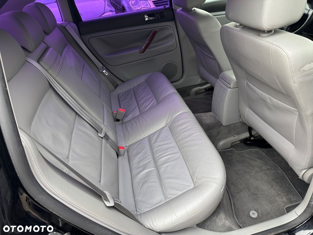 Volkswagen Passat - 12