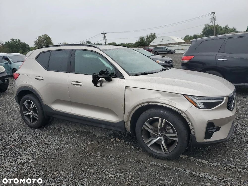 Volvo XC 40 - 4
