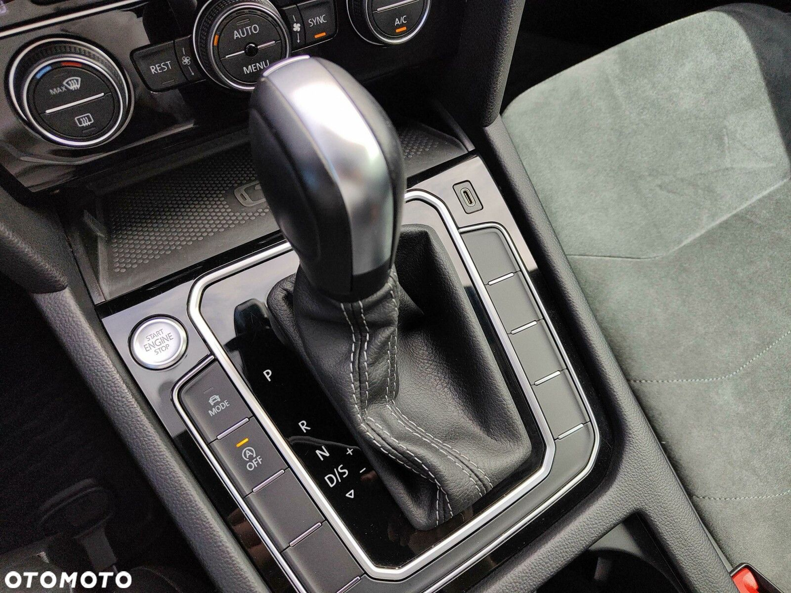 Volkswagen Arteon 2.0 TSI R-Line DSG - 26