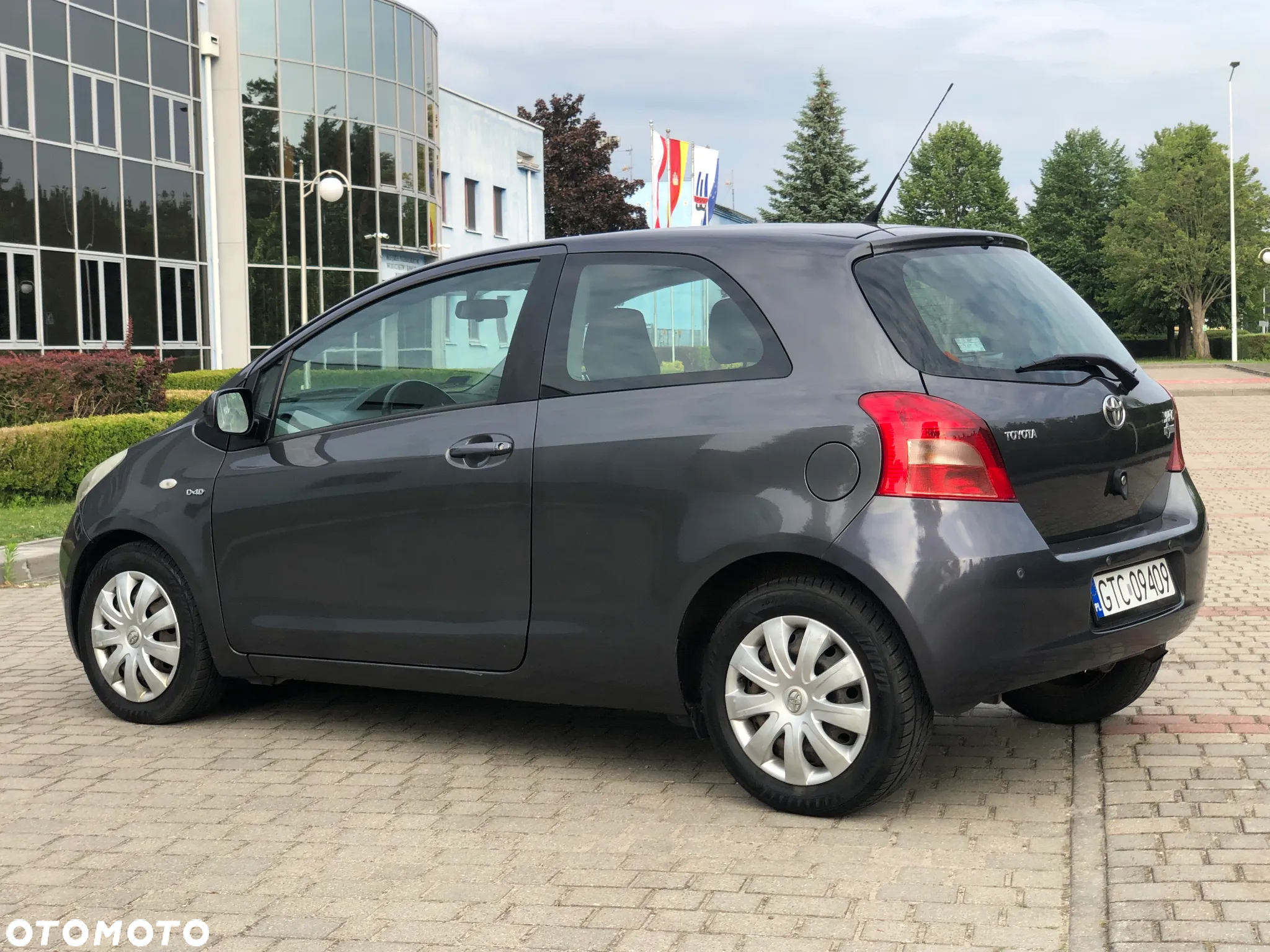 Toyota Yaris - 16