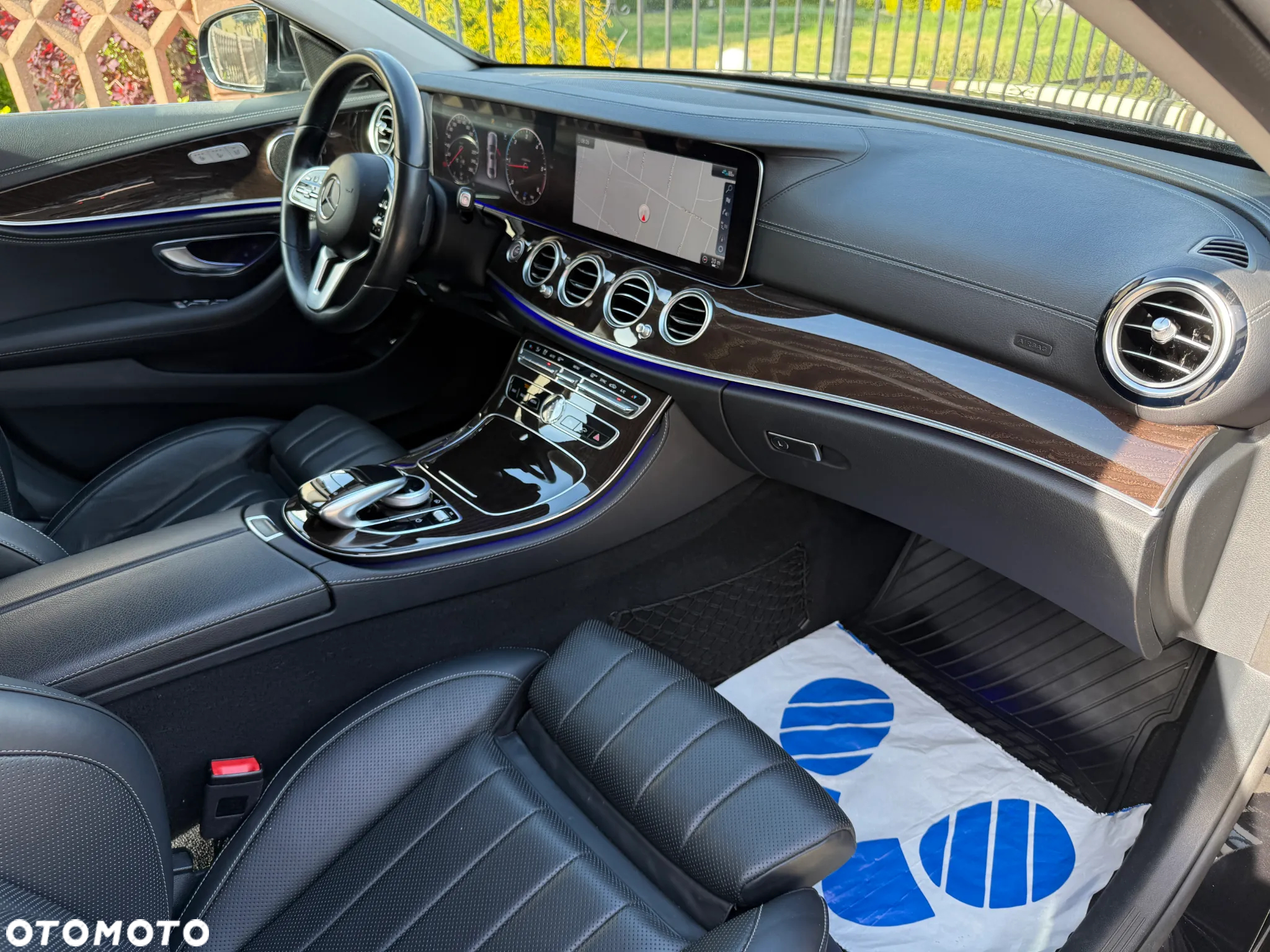 Mercedes-Benz Klasa E 220 d 4-Matic 9G-TRONIC - 11
