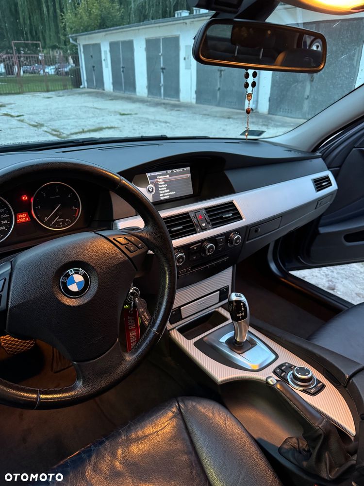BMW Seria 5 525d - 5