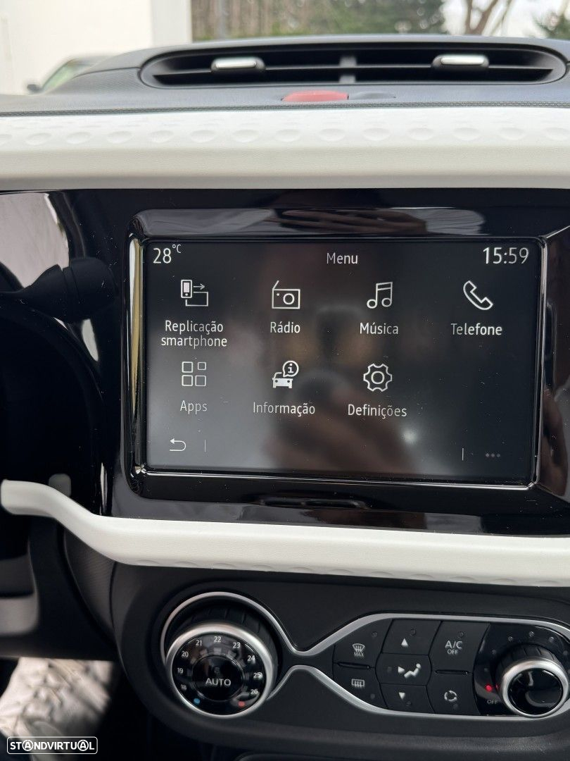 Renault Twingo Z.E. 22 Intens - 19