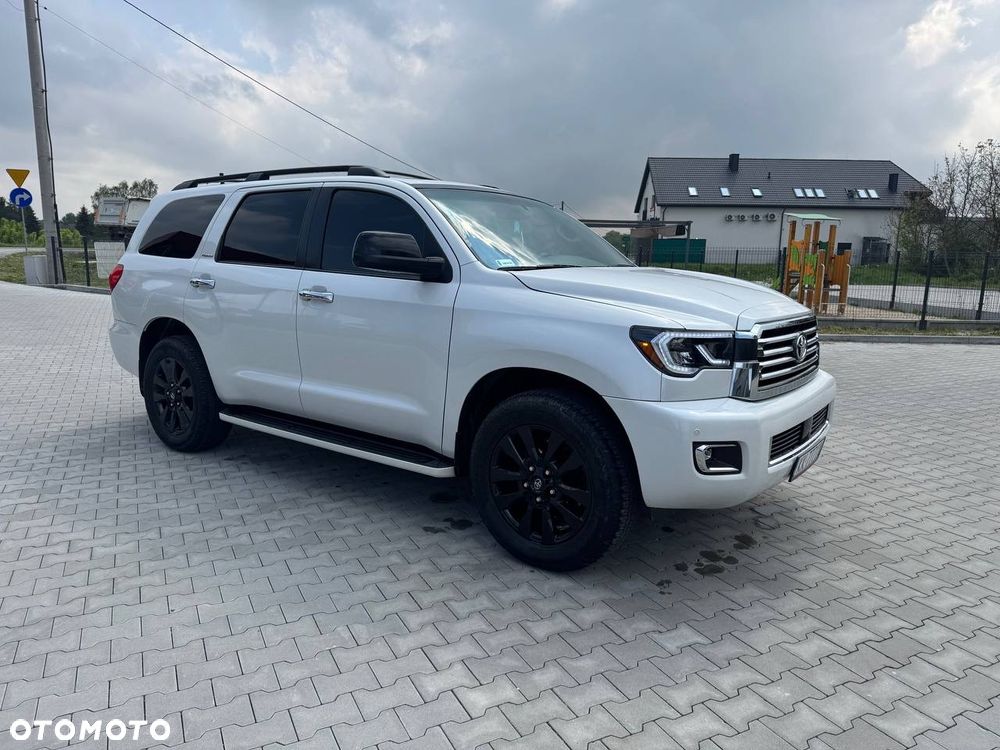 Toyota Sequoia - 9