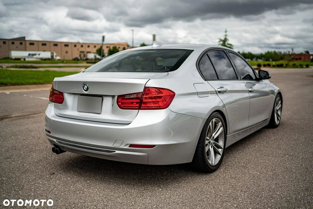 BMW Seria 3 330i Sport Line Shadow - 7