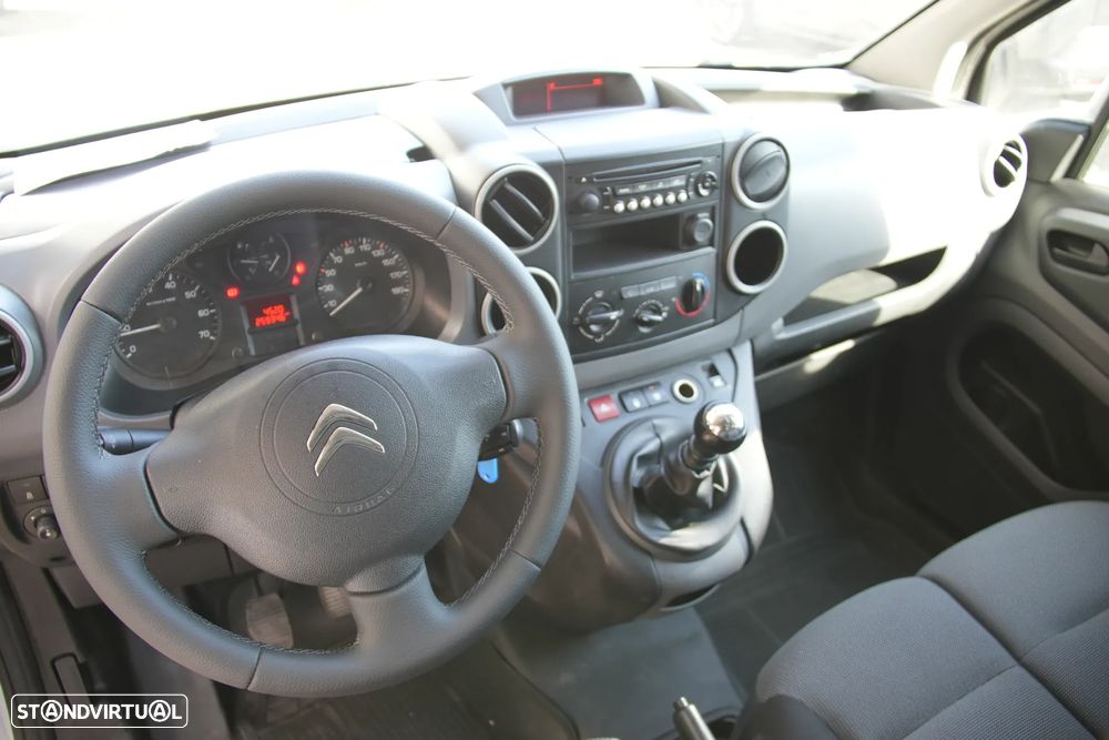 Citroën Berlingo Maxi Longa 1.6HDI 120cv 3Lugares - 13