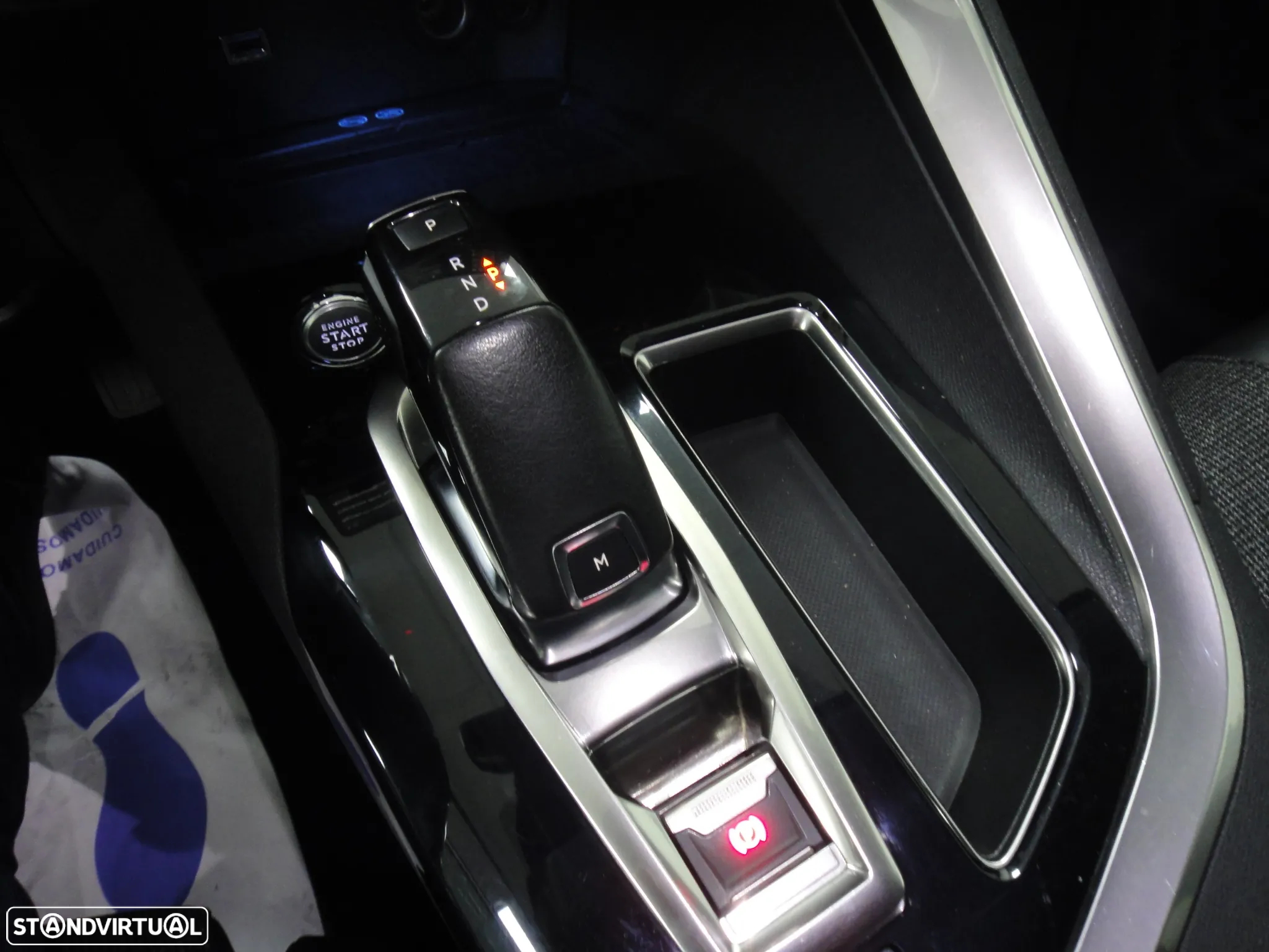 Peugeot 3008 1.2 PureTech Allure EAT8 - 28