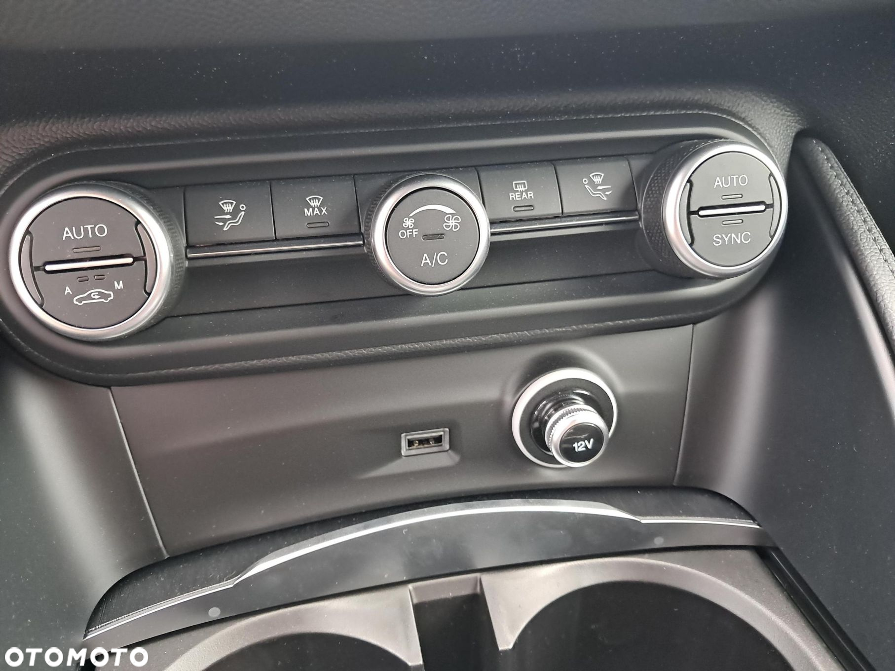 Alfa Romeo Stelvio - 13