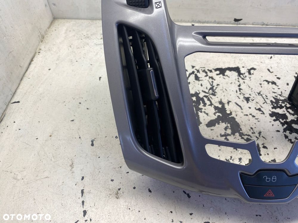 FORD TRANSIT CONNECT MK2 KRATKI NAWIEWU PANELU ŚRODKOWEGO - 3