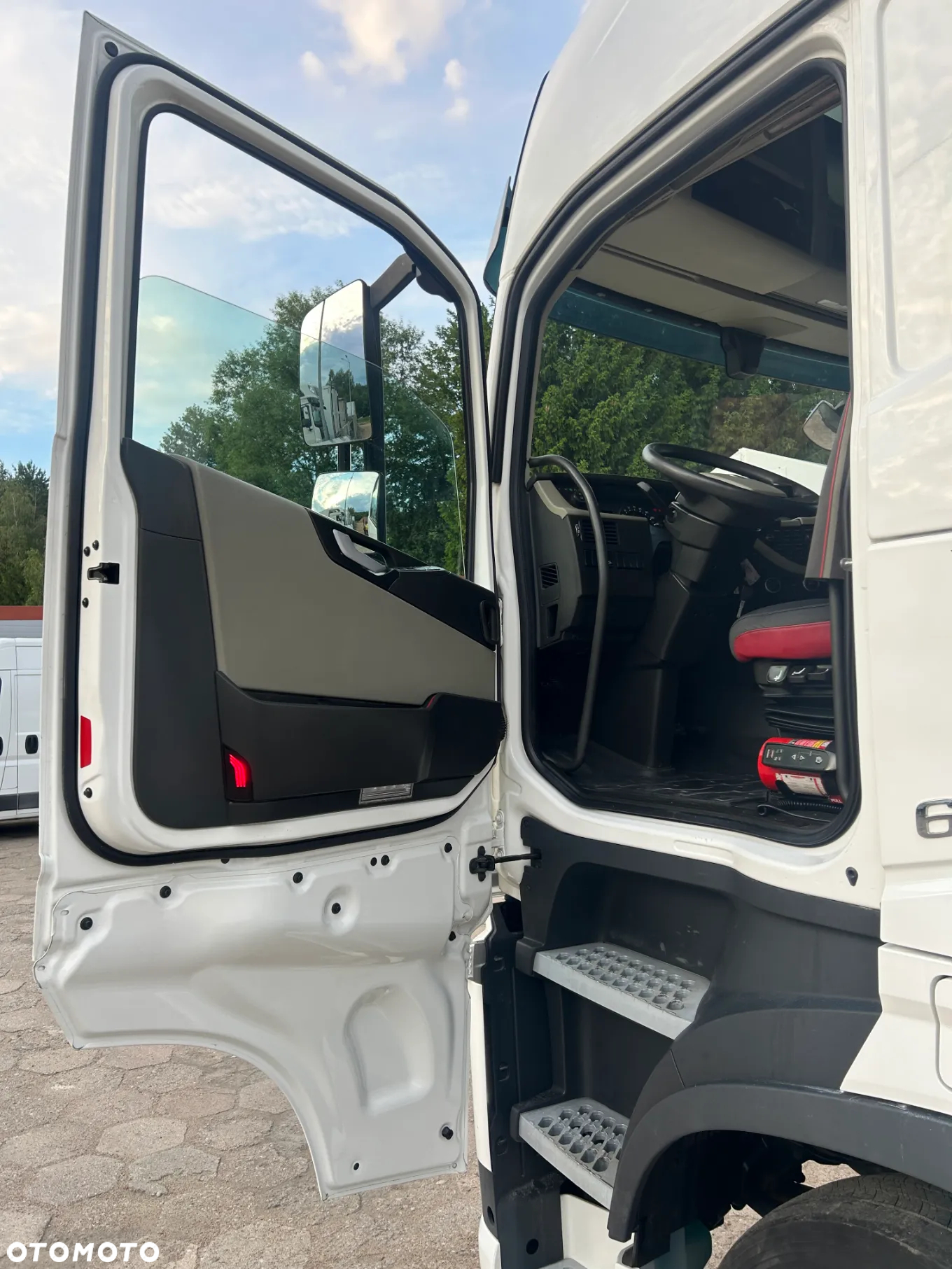 Volvo FH 460 GAZ LNG + DIESEL / PRZEBIEG TYLKO 557 767 KM / 2019 ROK !! - 22
