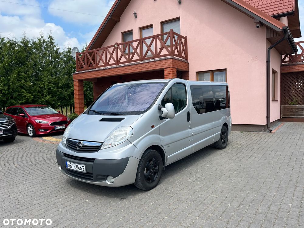 Opel Vivaro Long 9 Miejscowy - 1