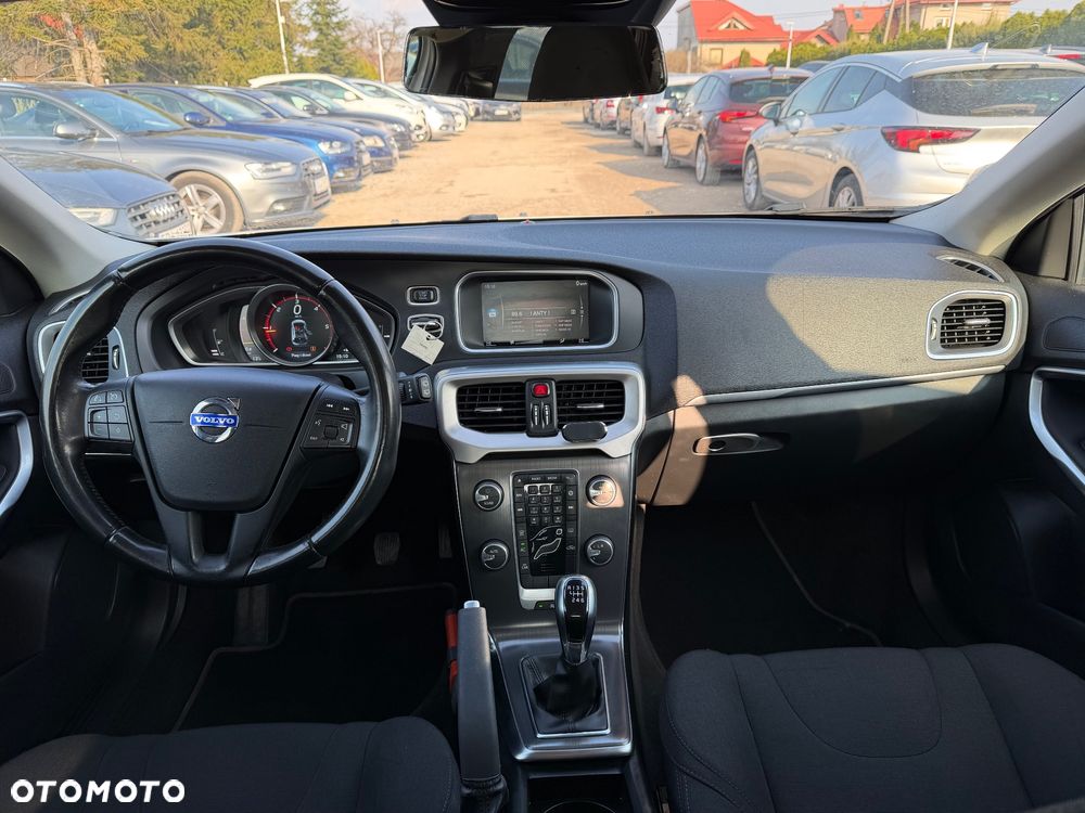 Volvo V40 D2 - 23