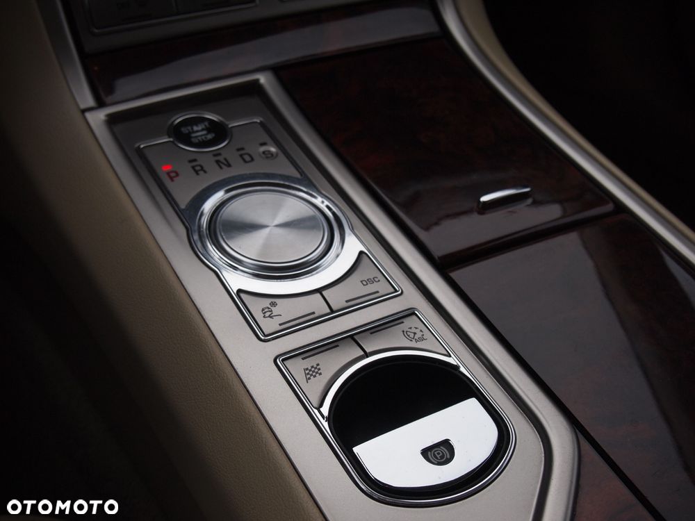 Jaguar XF 3.0 V6 D Premium Luxury - 21