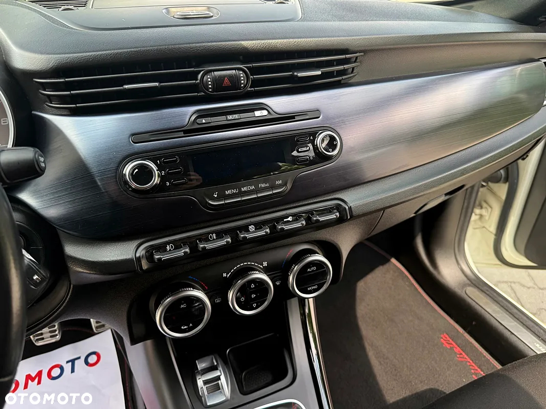 Alfa Romeo Giulietta 1.4 TB MultiAir Exclusive - 32