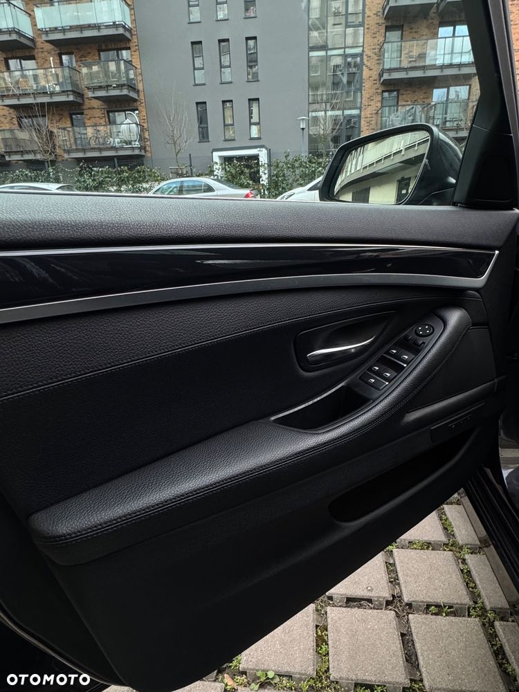 BMW Seria 5 520d Luxury Line - 13