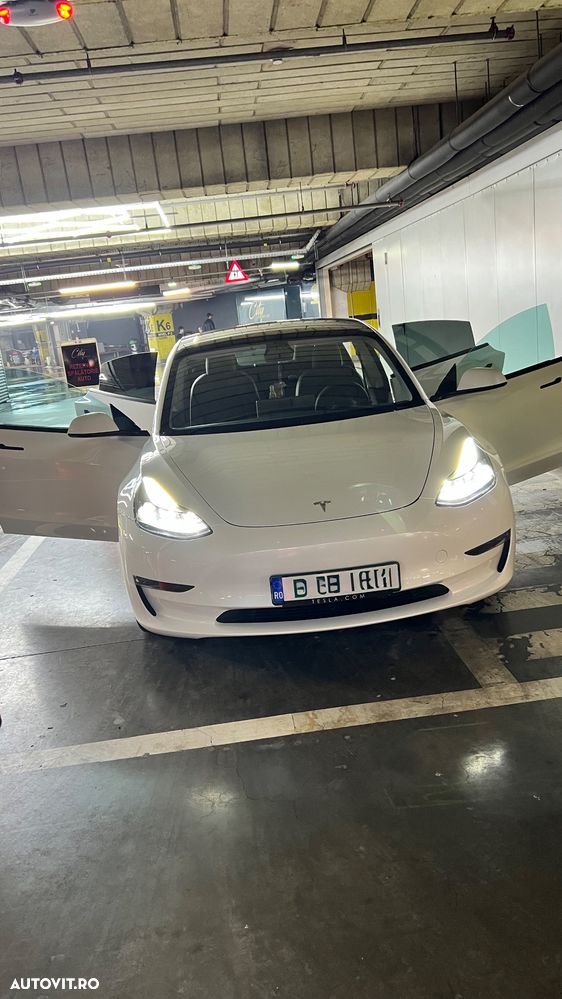 Tesla Model 3 Long Range AWD Premium - 1