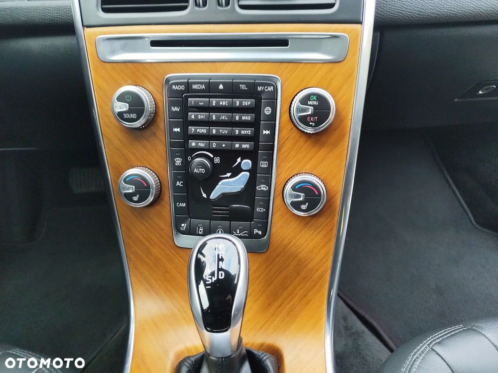 Volvo XC 60 T5 AWD Geartronic Summum - 25