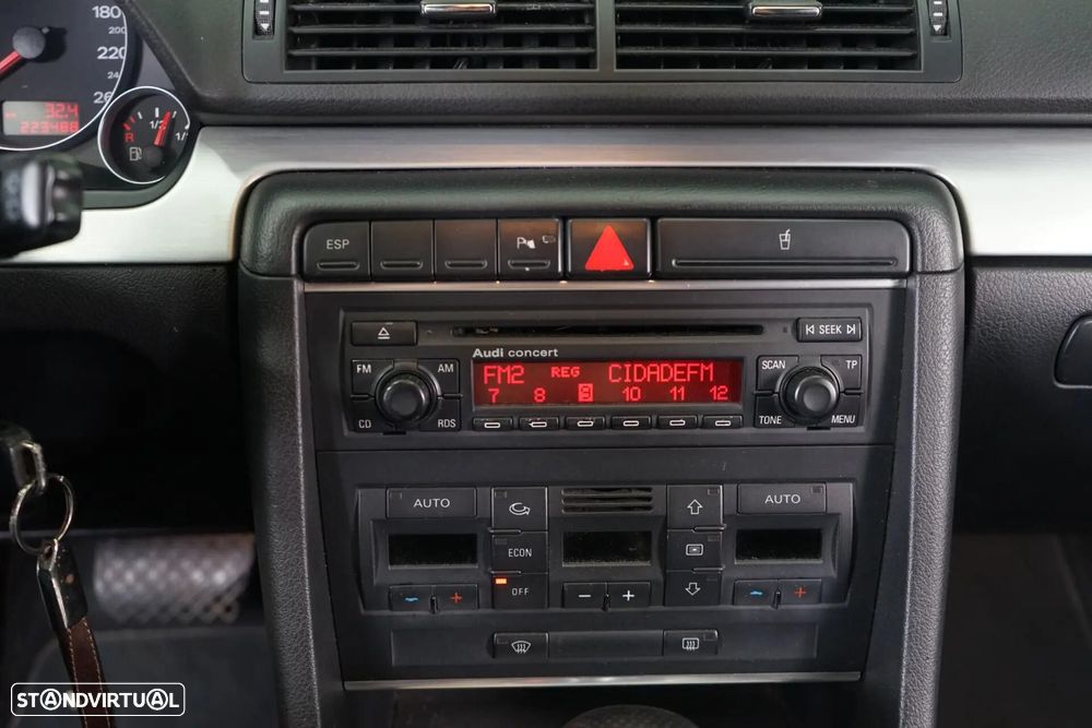 Audi A4 Avant 2.0 TDI S-line Multitronic - 29