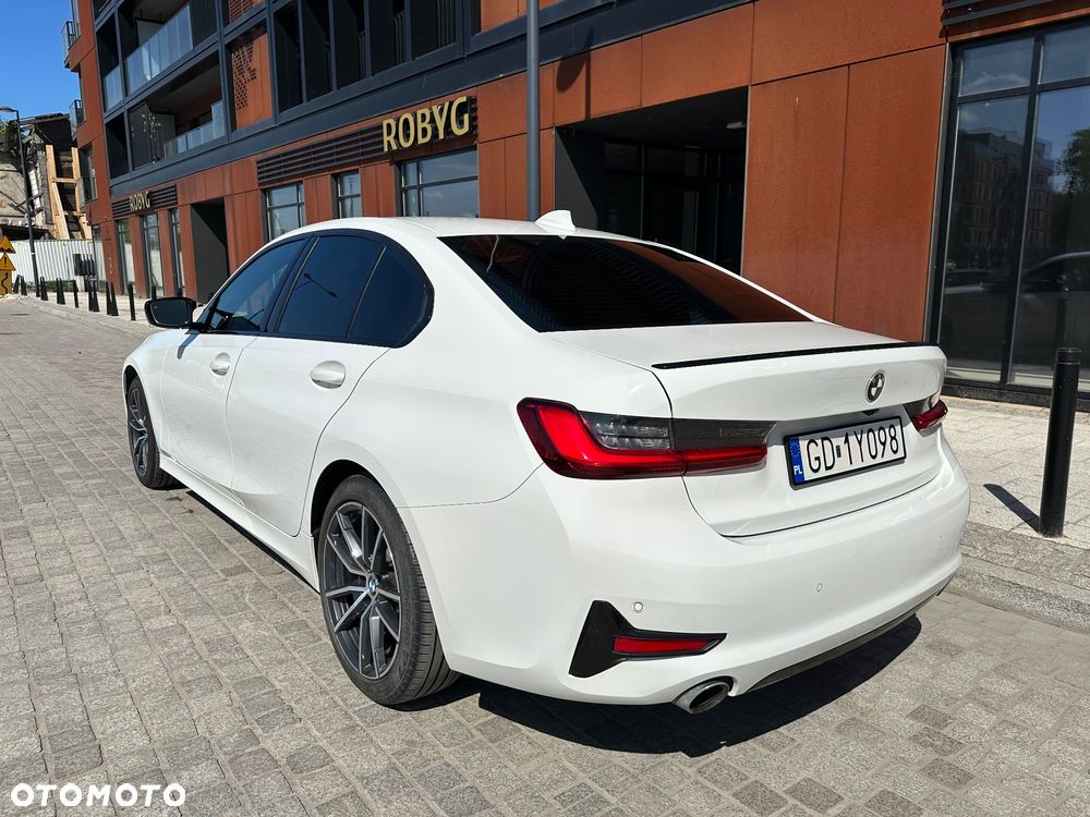 BMW Seria 3 330i Sport Line - 8