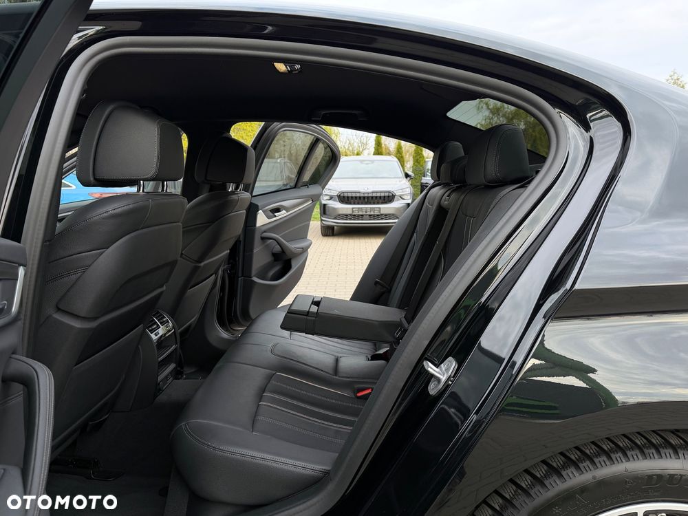 BMW Seria 5 530i M Sport Edition - 36