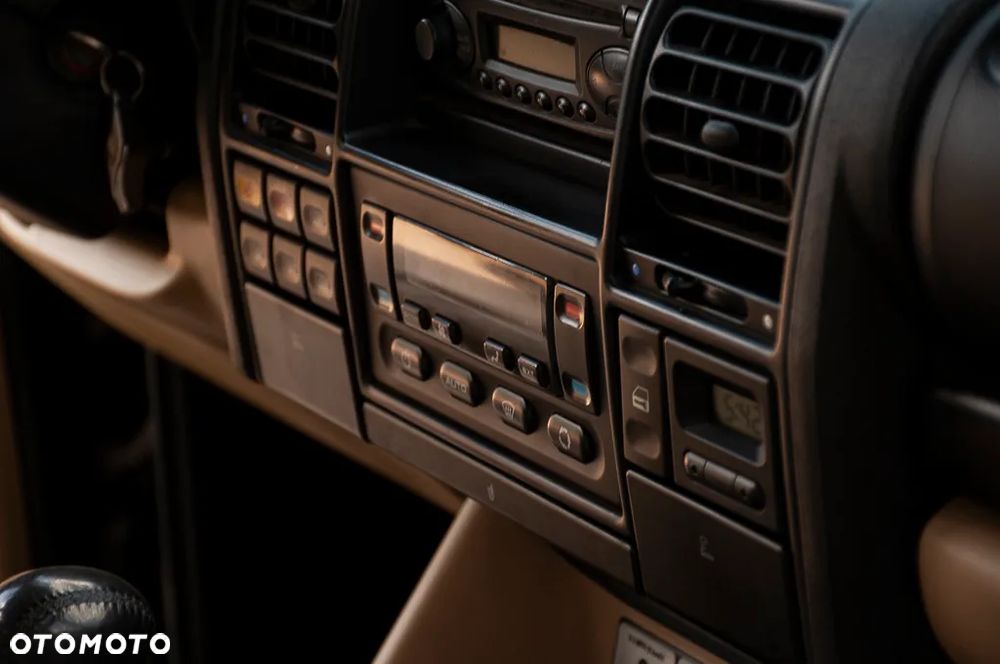 Land Rover Discovery - 32