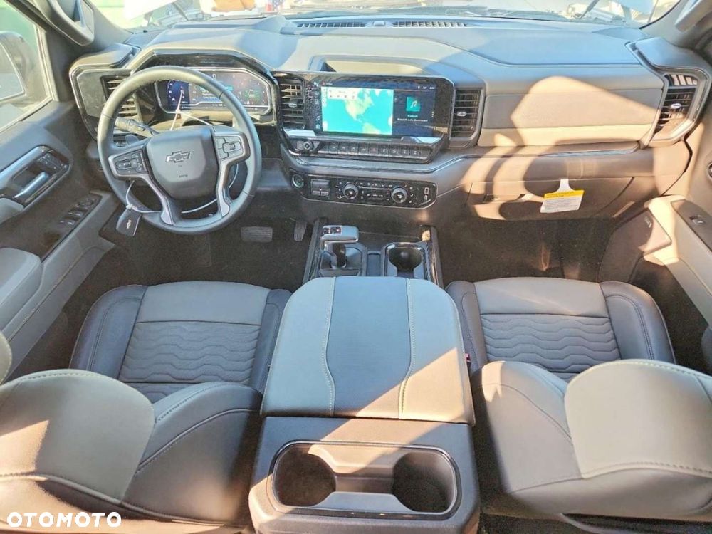 Chevrolet Silverado - 8