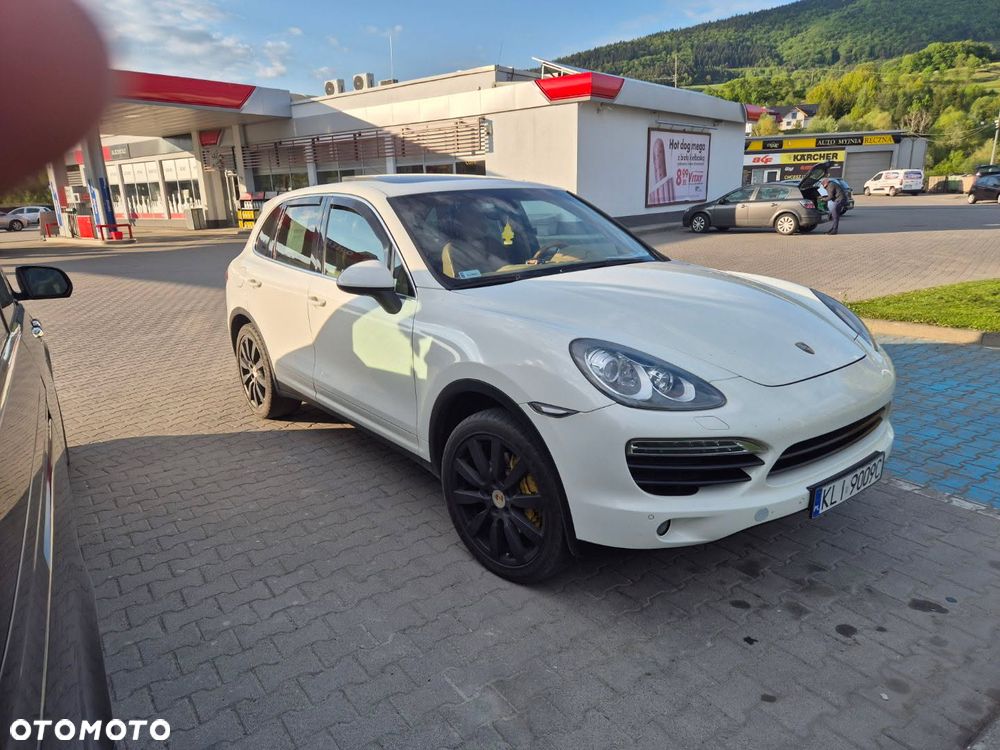 Porsche Cayenne - 1