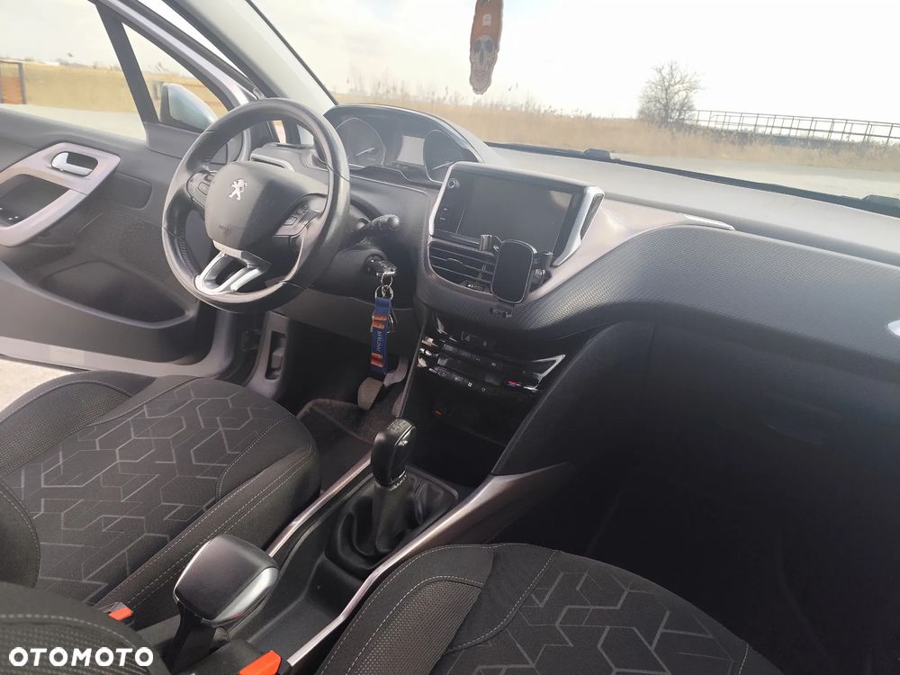 Peugeot 2008 1.6 VTi Allure - 8