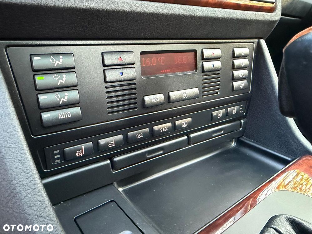 BMW Seria 5 540i - 18