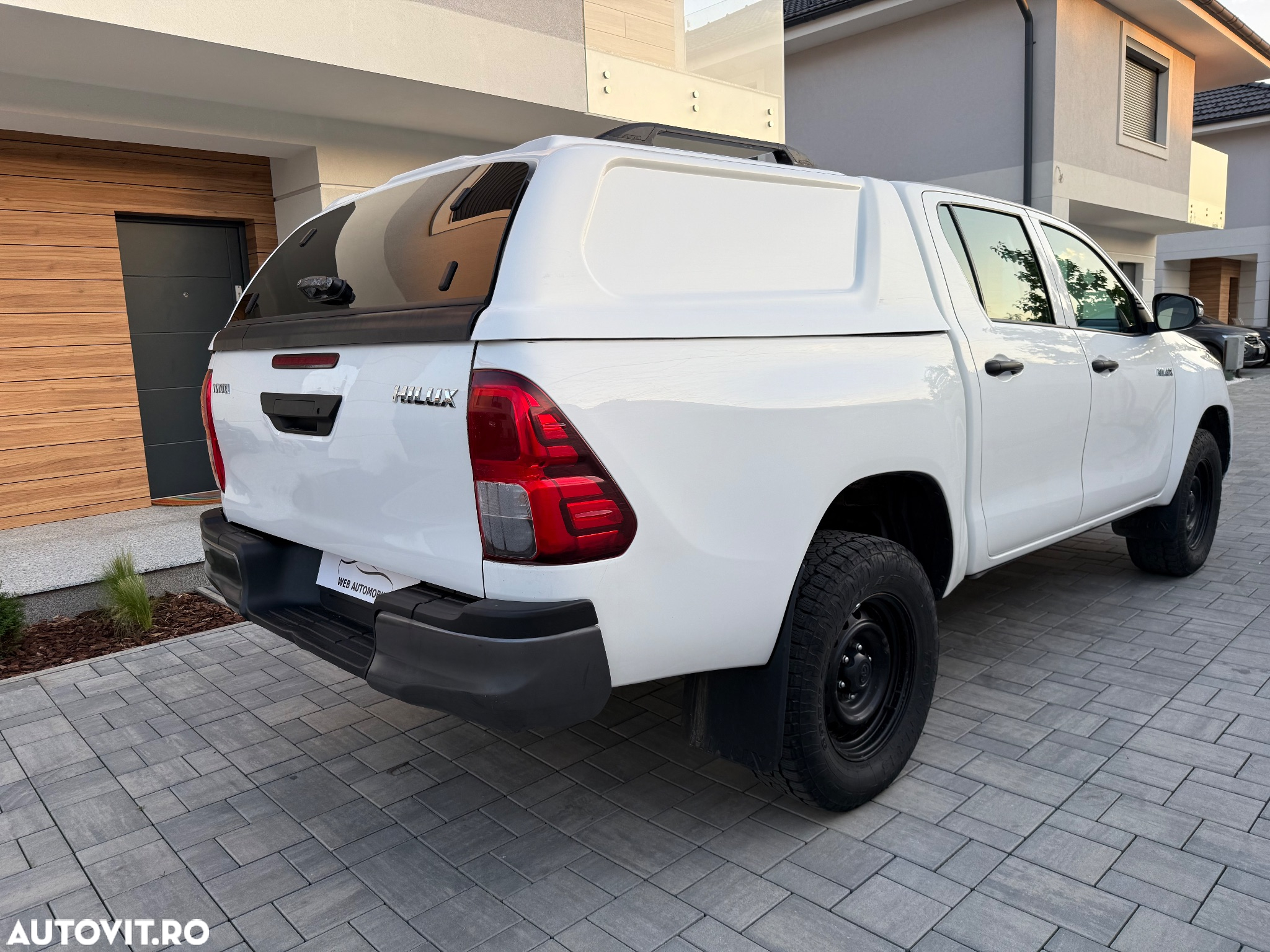 Toyota Hilux 2.4D 150CP 4x4 Double Cab 6MT Style - 12